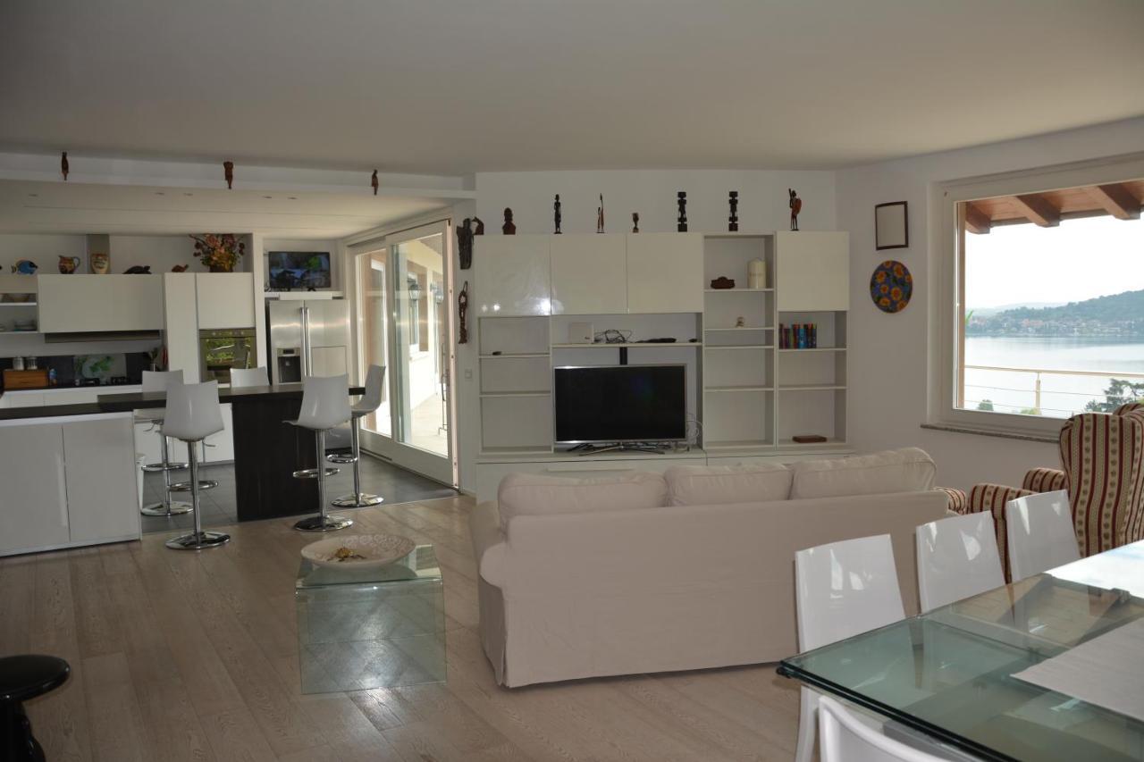 Il Girasole Apartment Meina Phòng bức ảnh