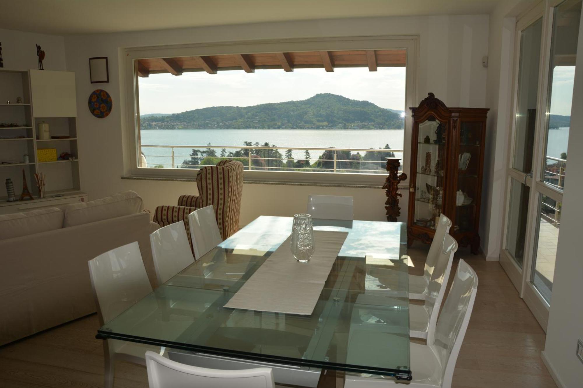 Il Girasole Apartment Meina Phòng bức ảnh